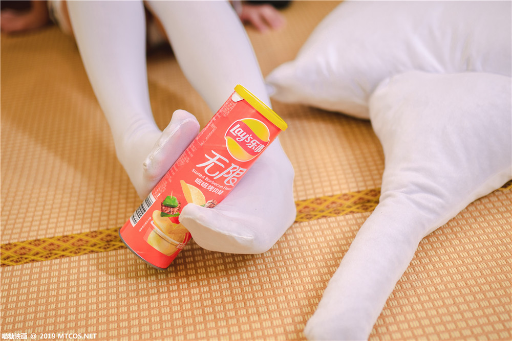 喵糖映画 VOL.024 白袜元气少女  niconico小电视与露肩白丝萌妹[41P-623M]