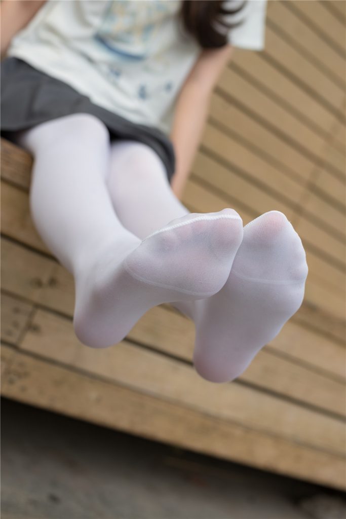 森萝财团写真 R15-014 白丝短裙[99P-681M]