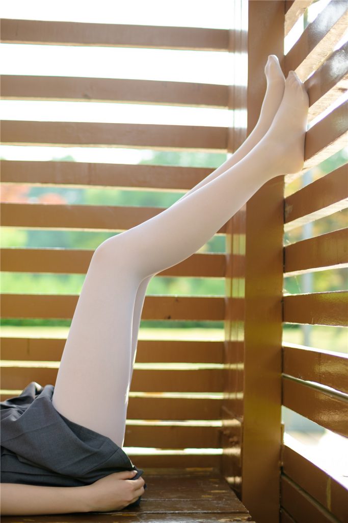 森萝财团写真 R15-014 白丝短裙[99P-681M]