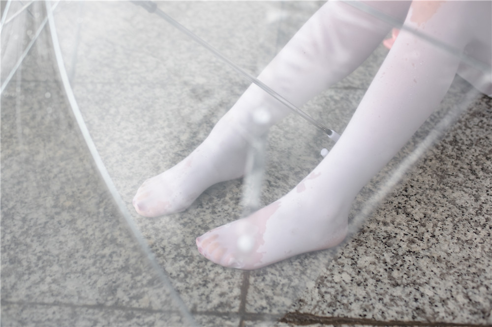 森萝财团 BETA-003 阿玲妹纸JK白丝 室外湿漉[71P-403M]