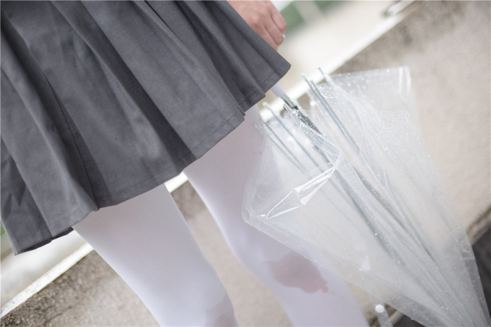 森萝财团 BETA-003 阿玲妹纸JK白丝 室外湿漉[71P-403M]