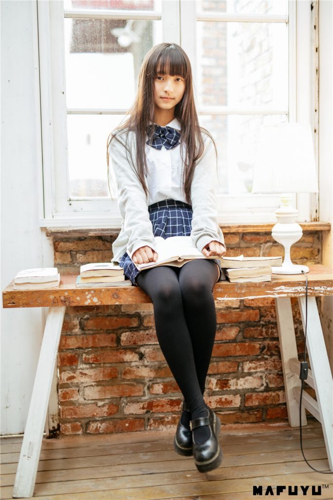 神乐坂真冬-JK系列[126P-1.8G]