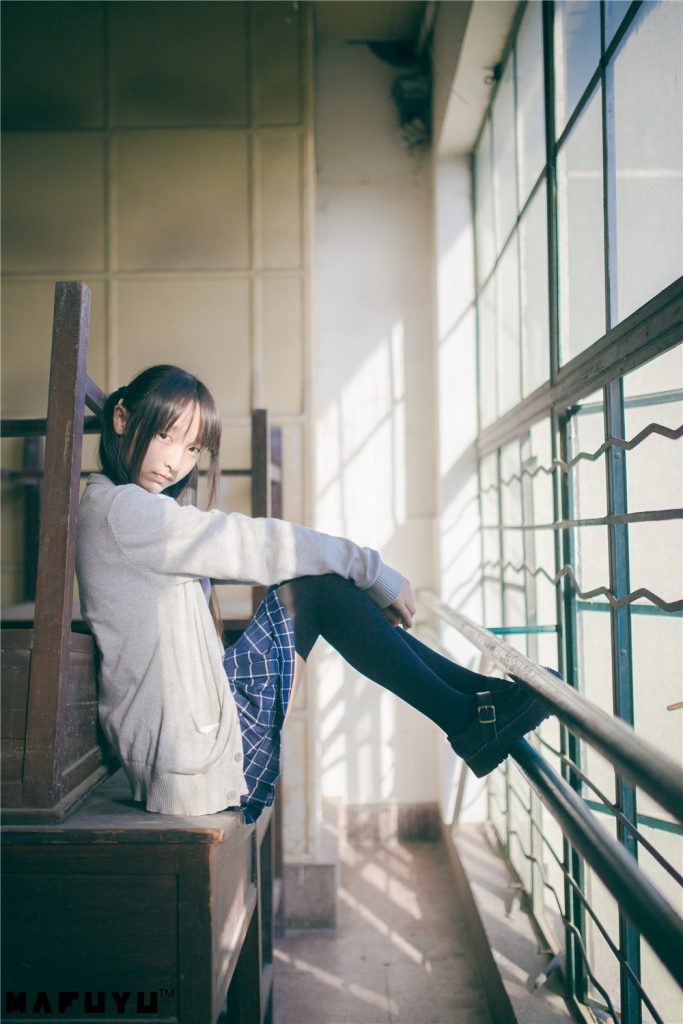 神乐坂真冬-JK系列[126P-1.8G]