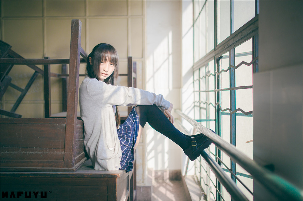 神乐坂真冬-JK系列[126P-1.8G]