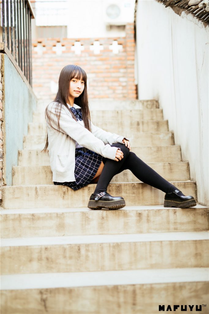 神乐坂真冬-JK系列[126P-1.8G]