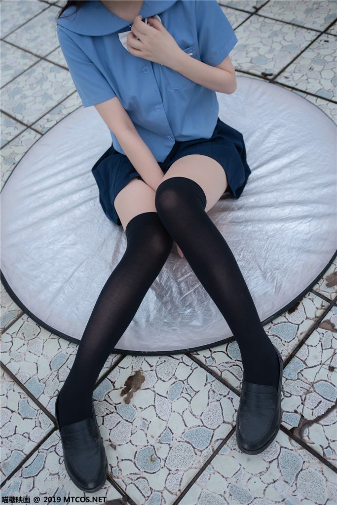 喵糖映画 VOL.070 小黄帽女孩 绝对领域过漆袜[48P-377M]