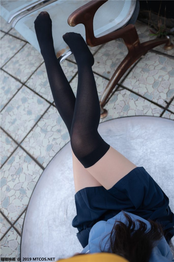 喵糖映画 VOL.070 小黄帽女孩 绝对领域过漆袜[48P-377M]