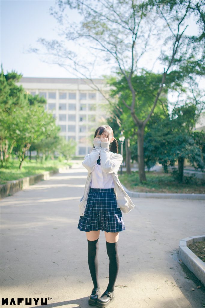 神乐坂真冬-JK系列[126P-1.8G]