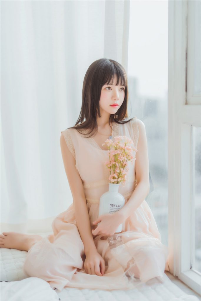 桜桃喵-喵呀 唯美连衣裙[30P-329M]