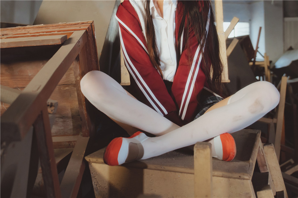 桜桃喵-废弃教室JK