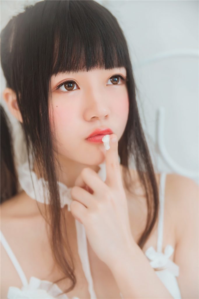 桜桃喵-白猫少女 可爱白丝胖次[32P-234M]