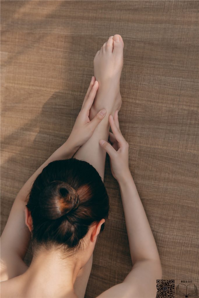 [GALLI嘉丽]舞蹈生日记003 蒋新怡[51P-340M]