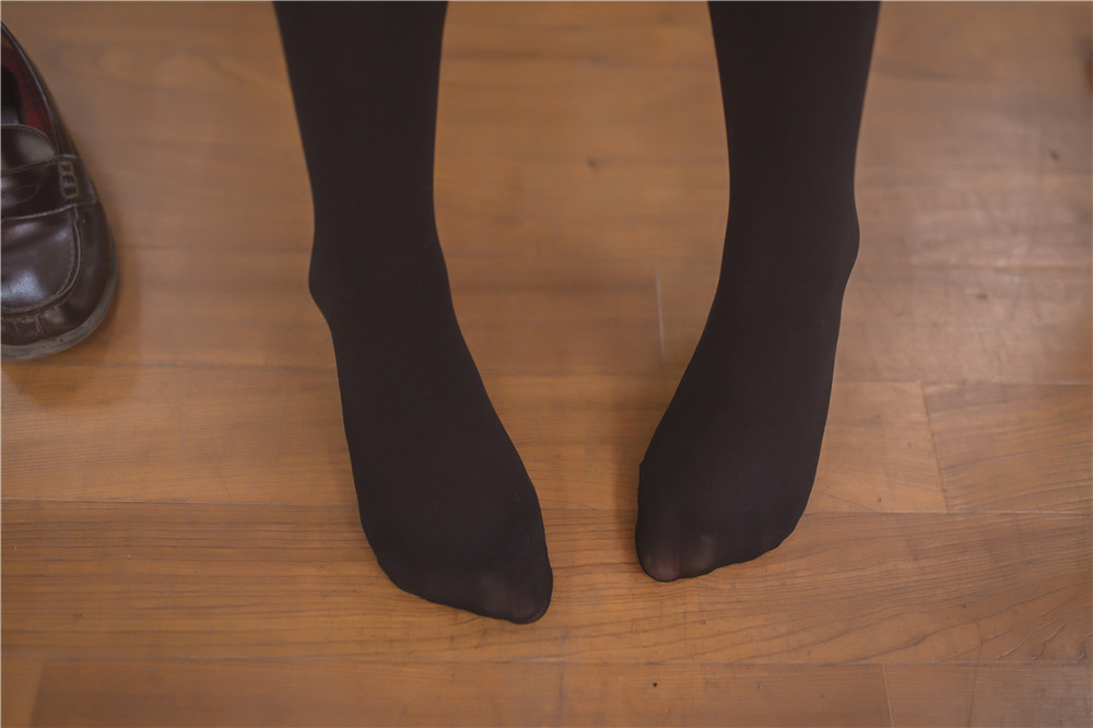 Yoko宅夏-黑丝JK[39P-220M]