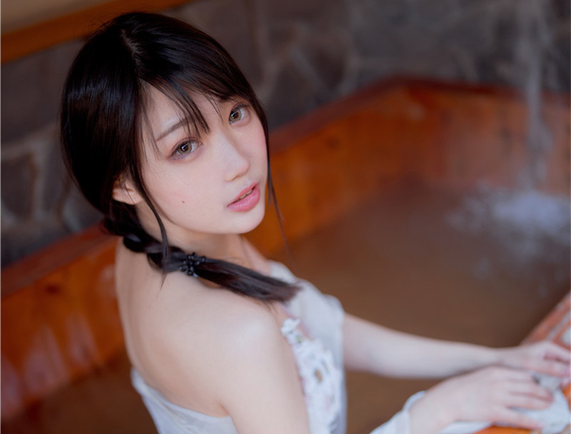 [周叽是可爱兔兔] NO.010 温泉女友[28P-352MB]