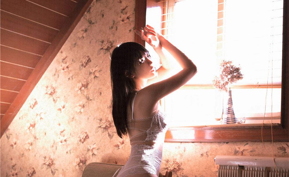 [周叽是可爱兔兔] NO.011 阁楼少女[34P-328MB]