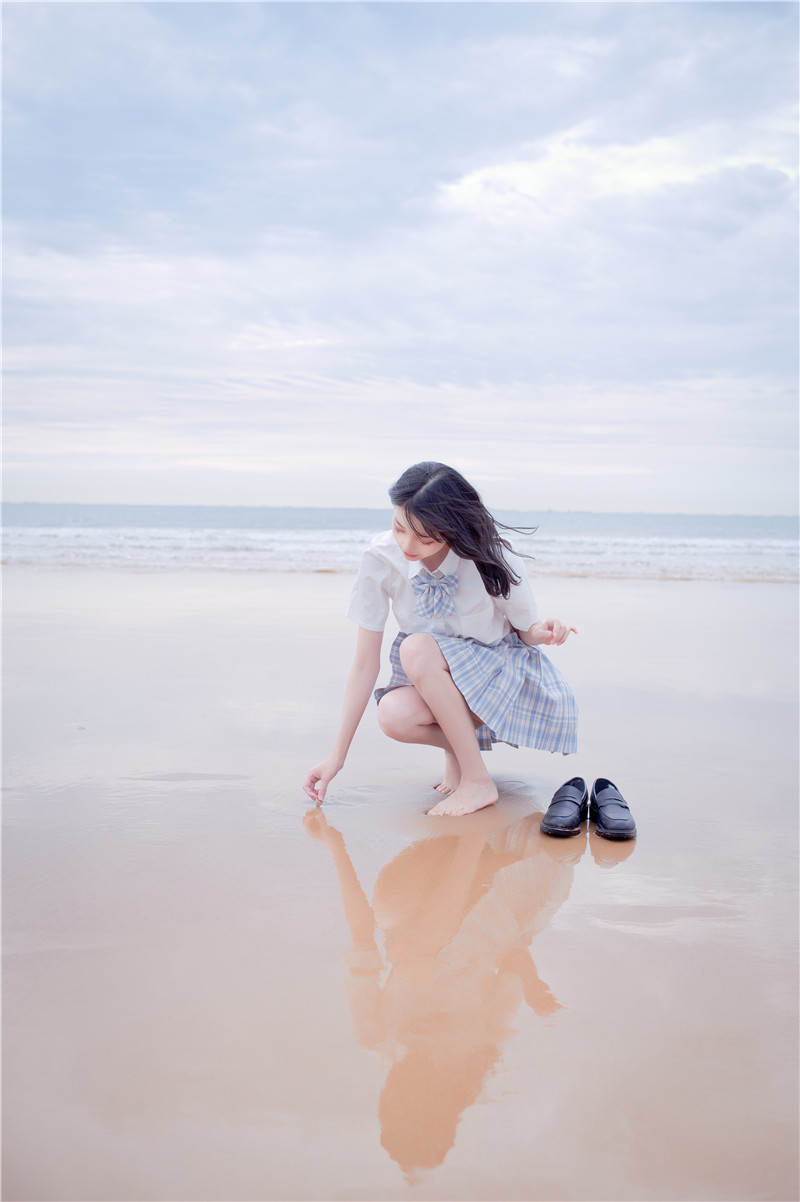 [周叽是可爱兔兔] NO.020 海边jk[[35P-252MB][免费下载]