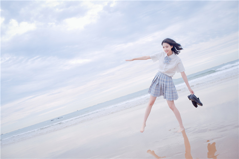 [周叽是可爱兔兔] NO.020 海边jk[[35P-252MB][免费下载]