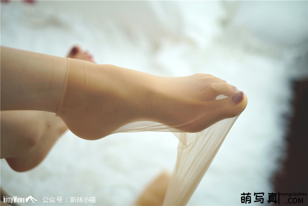 袜小喵KittyWawa-KT076《初冬的白色毛衣》