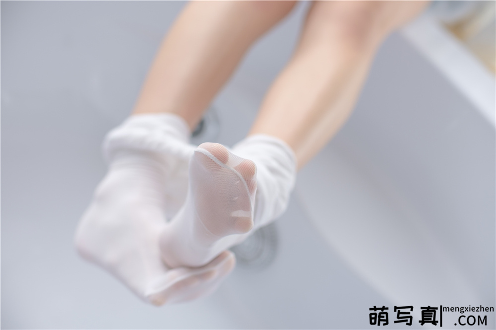 [森萝财团] X-032 JK浴缸戏水[129P1V-2.37G][免费下载]