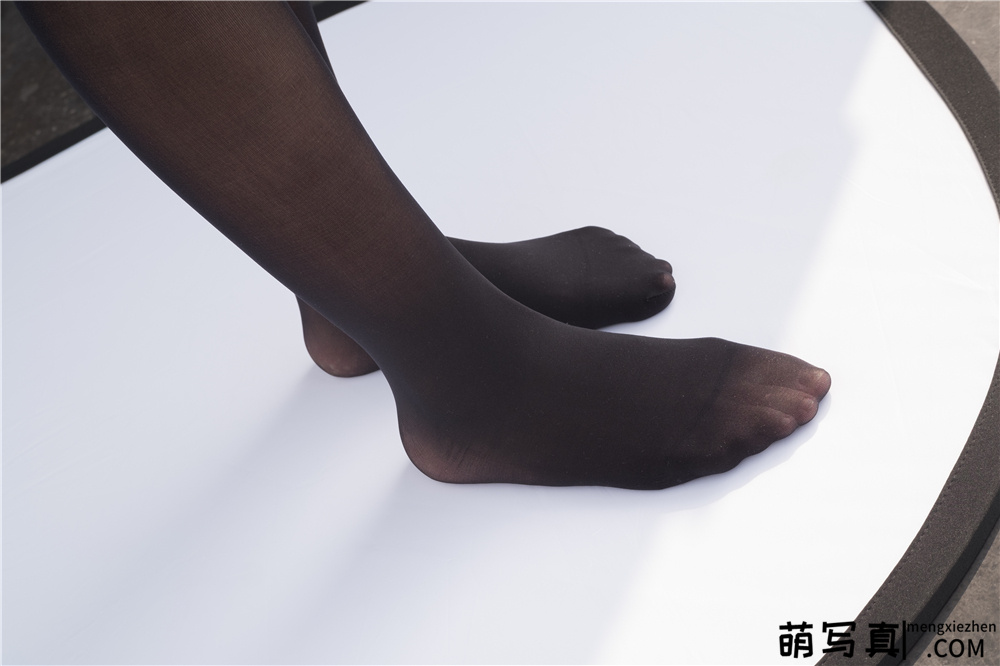 [森萝财团] R15-031 天台黑丝[95P-511M][免费下载]