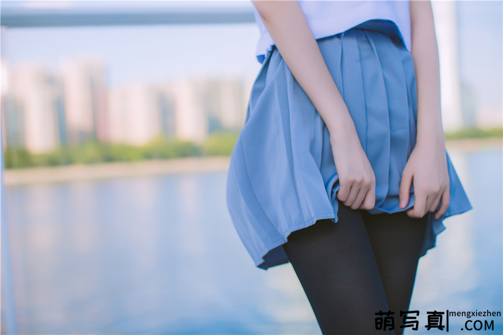 疯猫ss-海边蓝白水手服[15P-150M][免费下载]