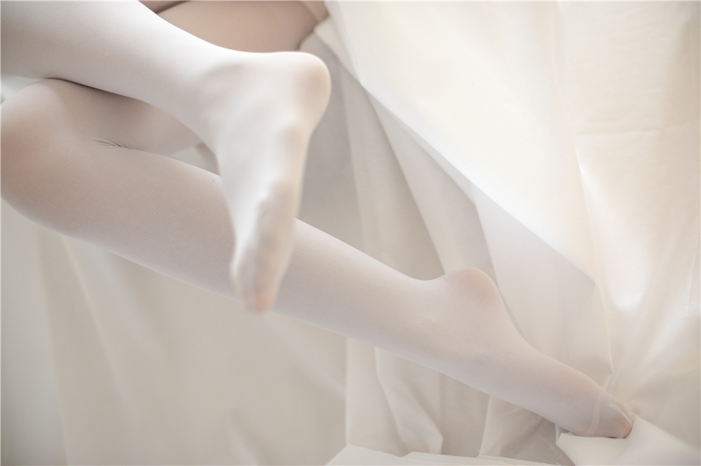 [森萝财团] R15-045 白丝学妹休憩空间[109P-545M]