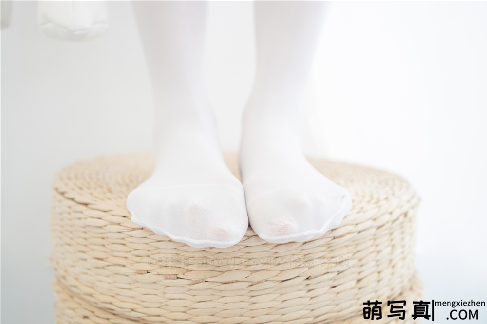 [森萝财团] X-052 默陌 萝莉丝袜 80D白丝踩物[66P1V-1.68G]