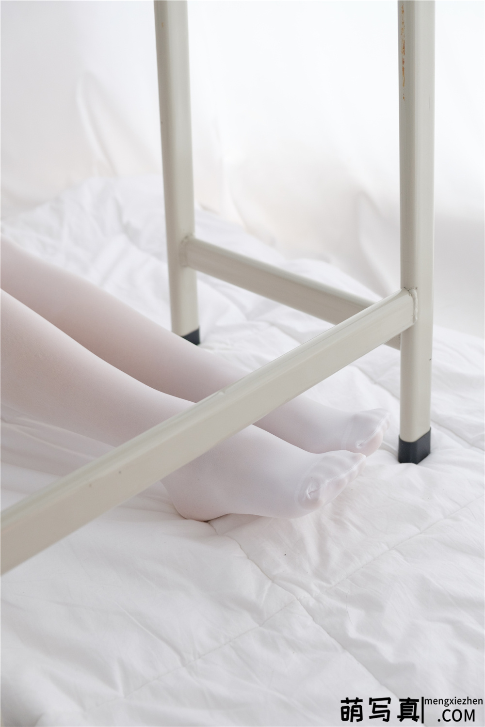 [喵写真] R15-007 课桌上白丝水手服[55P-360M]