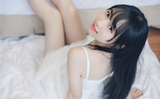 喵糖映画 VOL.006 无邪的笑容朦胧吊带小白裙写真[37P]