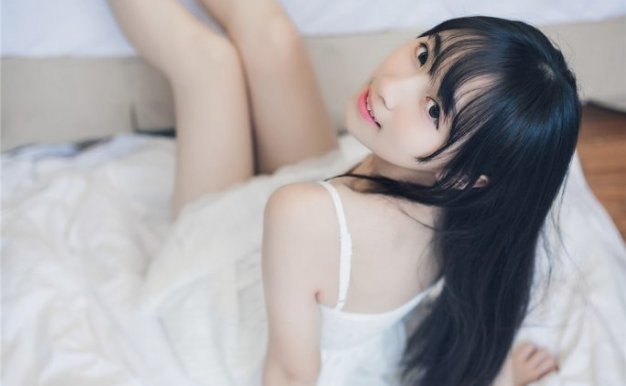 喵糖映画 VOL.006 无邪的笑容朦胧吊带小白裙写真[37P]