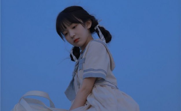 微博@草莓果酱ox一起去看月亮!