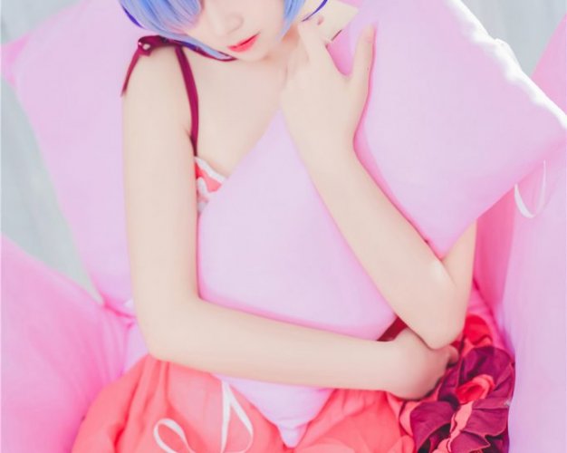 喵糖映画 VOL.0018 cos萌妹 雷姆粉色吊带裙裸足[40P-516M]