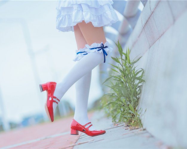 [桜桃喵] 加藤惠 常服 过膝袜绝对领域[18P-321M]