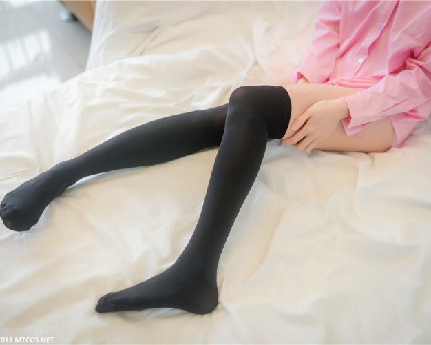 喵糖映画 VOL.022 男友的衬衫 粉衬衫过膝袜[38P-153M]