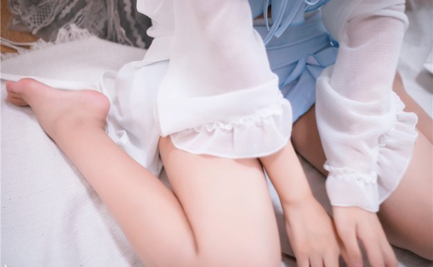 三度-房间里的夏天 清凉草帽小吊带俏皮麻花辫[42P-450M]