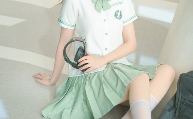 电玩城JK少女