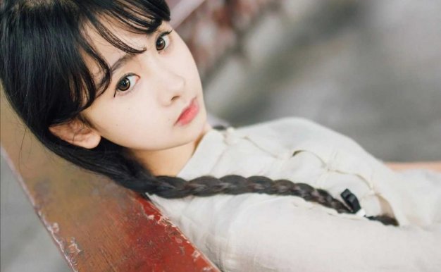 安静的古风少女