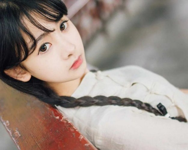 安静的古风少女