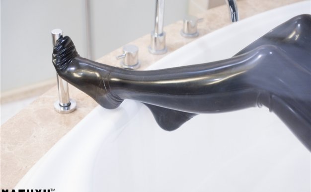 神乐坂真冬-胶袜系列[80P1V-1.72G]