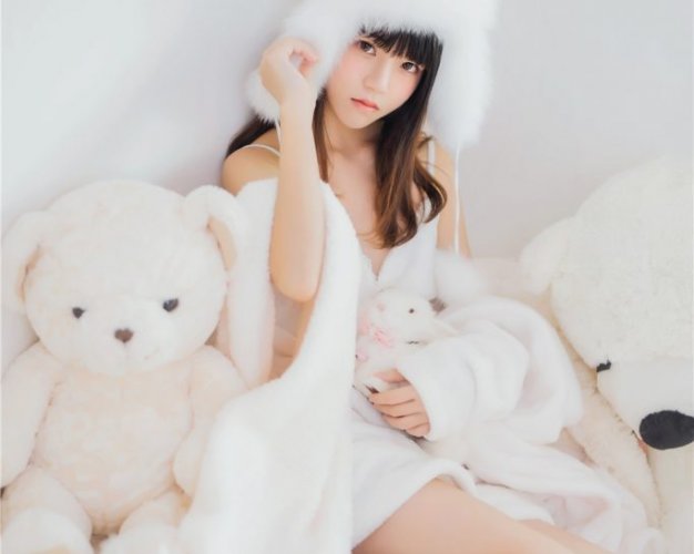 桜桃喵-冬眠系列 纯白吊带[38P-318M]