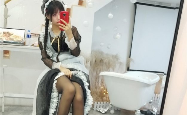 [萌芽儿o0] NO.004 透明女仆自拍 [26P-100MB]