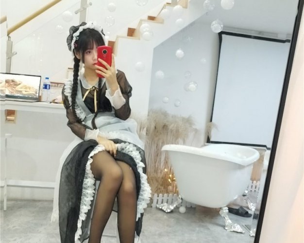 [萌芽儿o0] NO.004 透明女仆自拍 [26P-100MB]