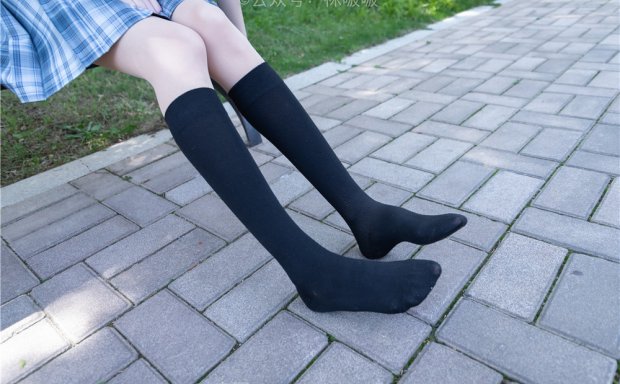 [BoBoSocks袜啵啵] No.007 稚予-JK制服、皮鞋、黑色中筒棉袜、肉丝[143P1V-3.48G]