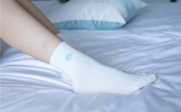 [BoBoSocks袜啵啵] No.009 果冻-耐克板鞋、白棉袜、裸足