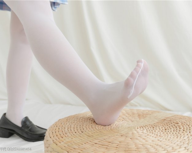 轻兰映画-HANA.001 蓝白格子裙白丝[65P-402M]