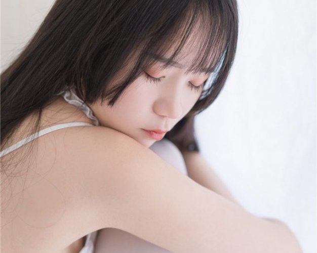 [轻兰映画] Grand.009 半度度度喵 白丝春潮[93P-532M]