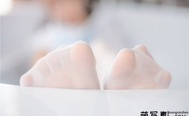 [森萝财团] X-032 JK浴缸戏水[129P1V-2.37G][免费下载]