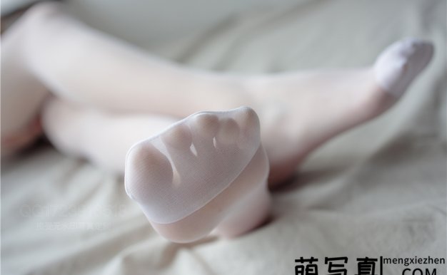 [森萝财团] X-062 薄白丝露背毛衣[100P1V-2.48G]