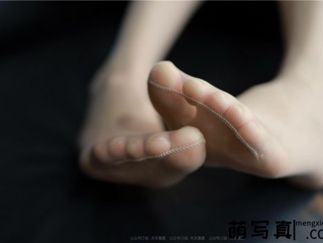 [IESS异思趣向] 模特：团团《长腿旗袍》[95P-137M]