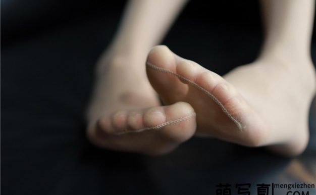 [IESS异思趣向] 模特：团团《长腿旗袍》[95P-137M]